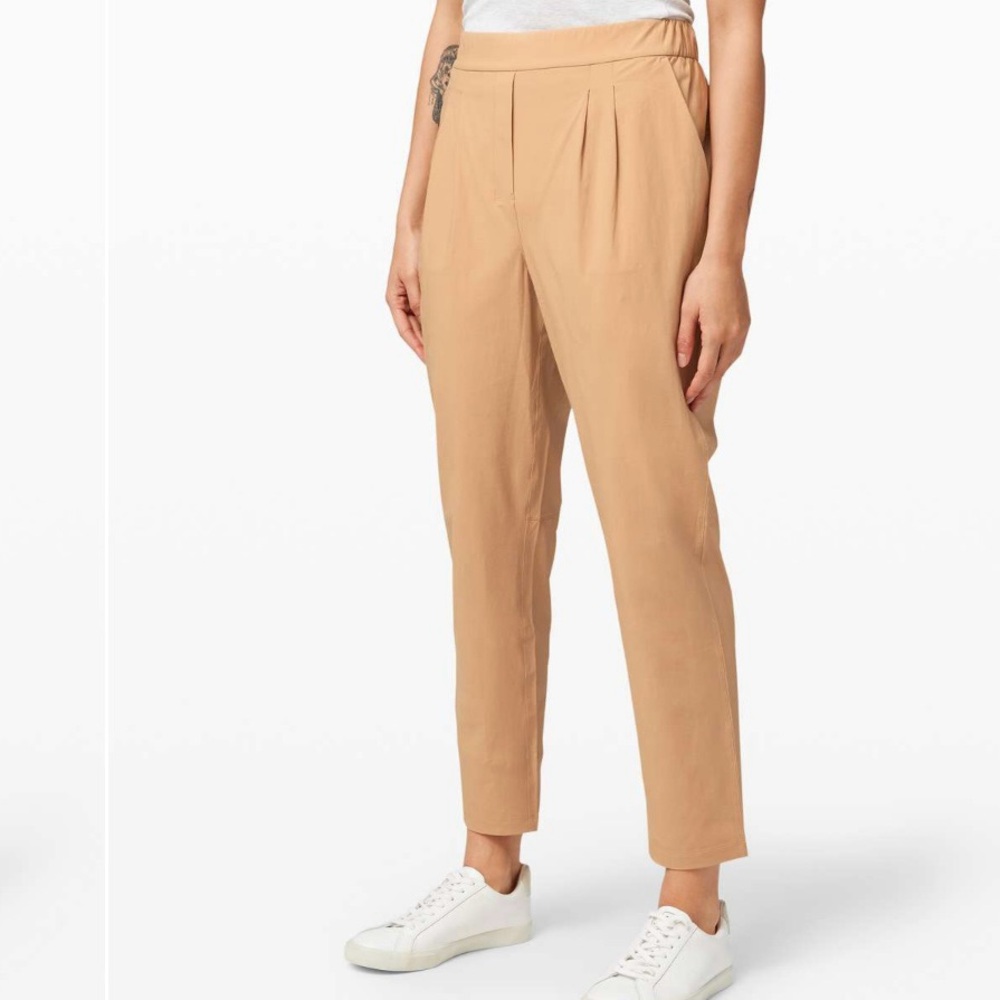 lululemon athletica Beige/Tan Pleated Tapered Pants